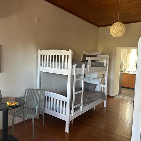 Hostel On The Hill - By Filikuri Beach Himare Bagian luar foto