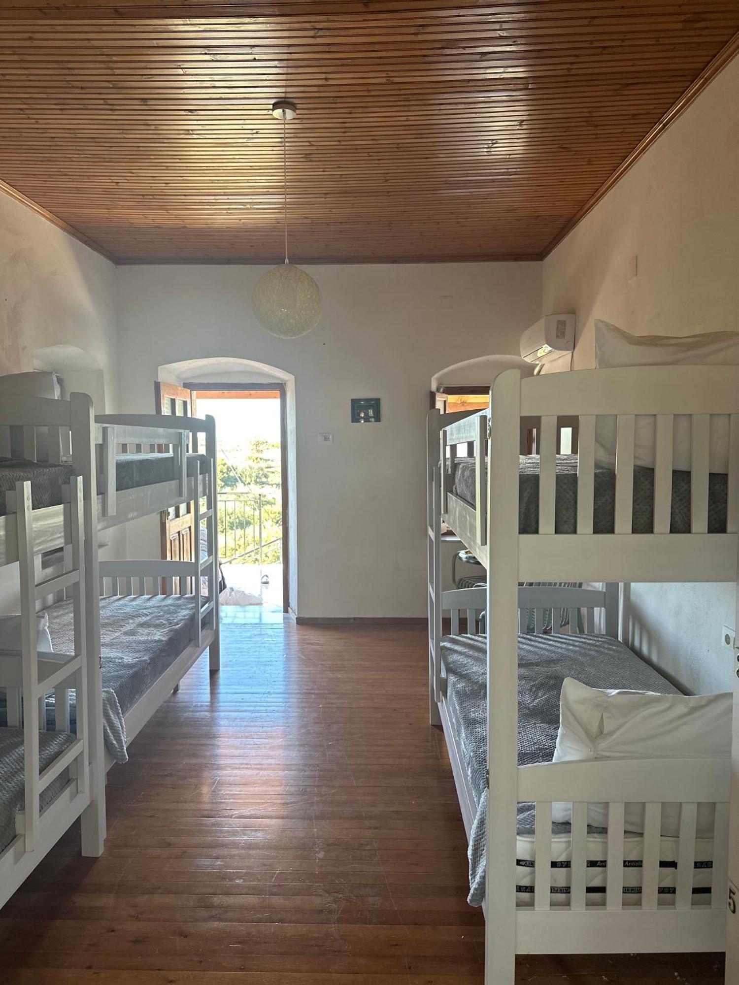 Hostel On The Hill - By Filikuri Beach Himare Bagian luar foto