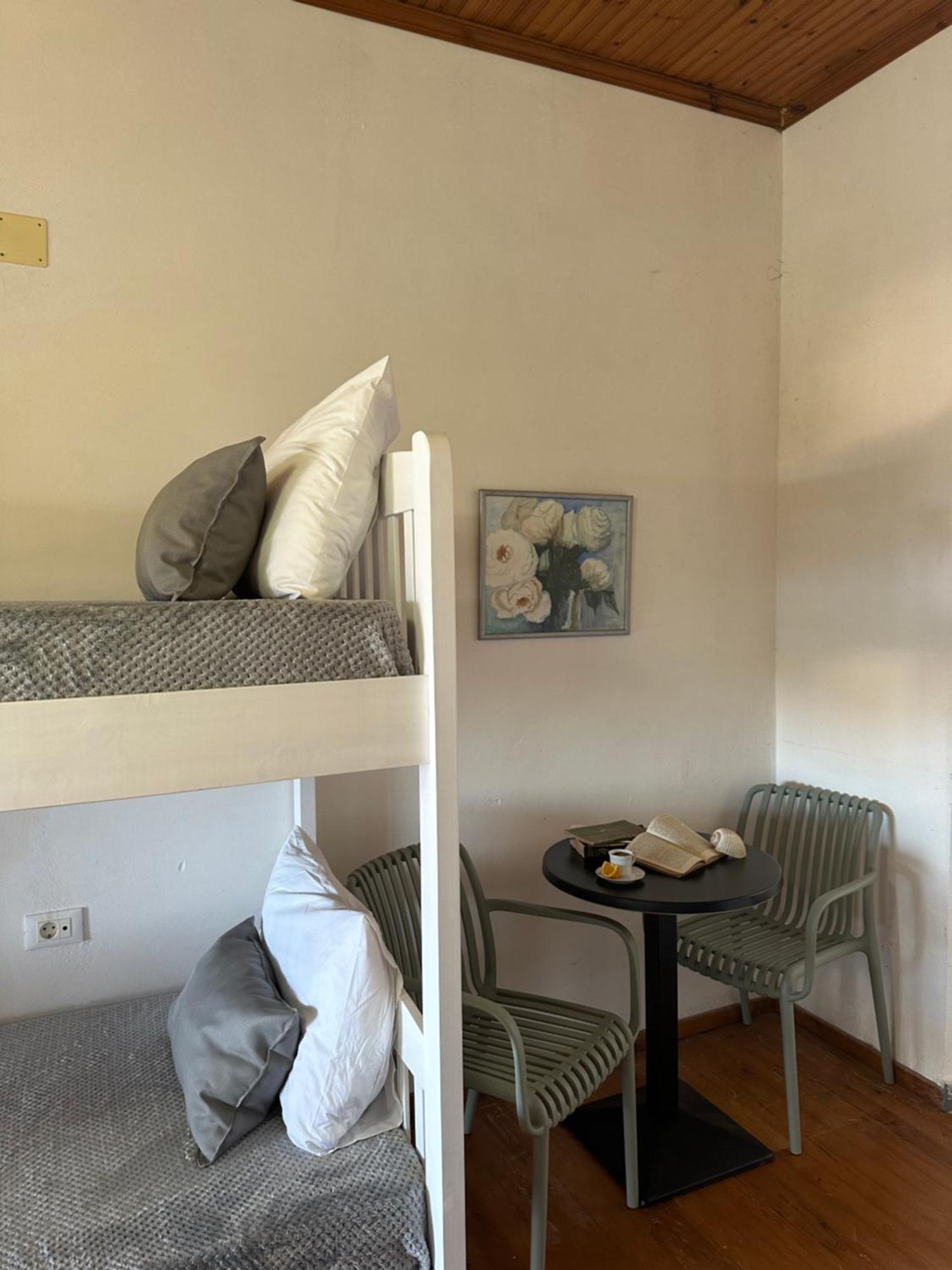 Hostel On The Hill - By Filikuri Beach Himare Bagian luar foto