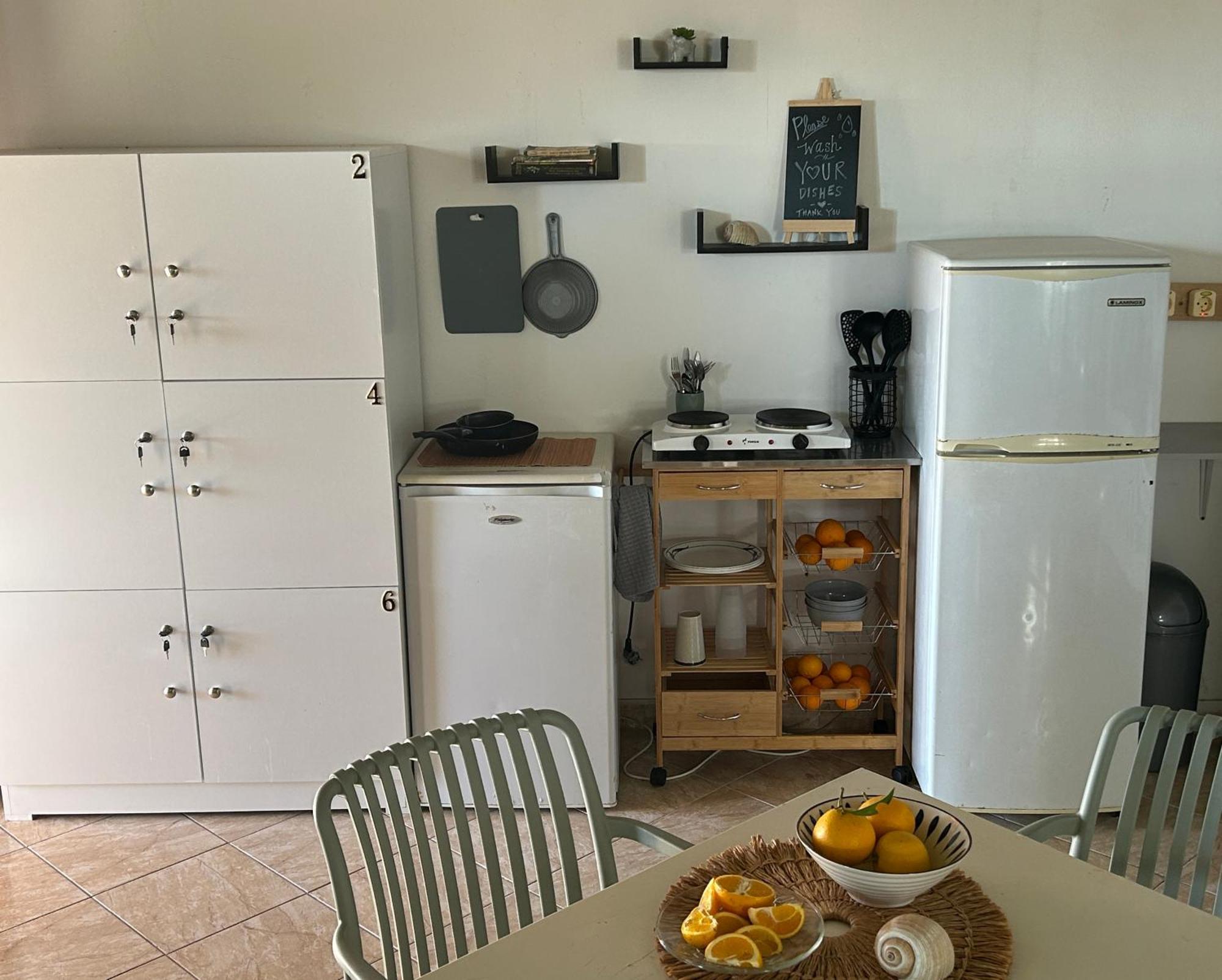 Hostel On The Hill - By Filikuri Beach Himare Bagian luar foto