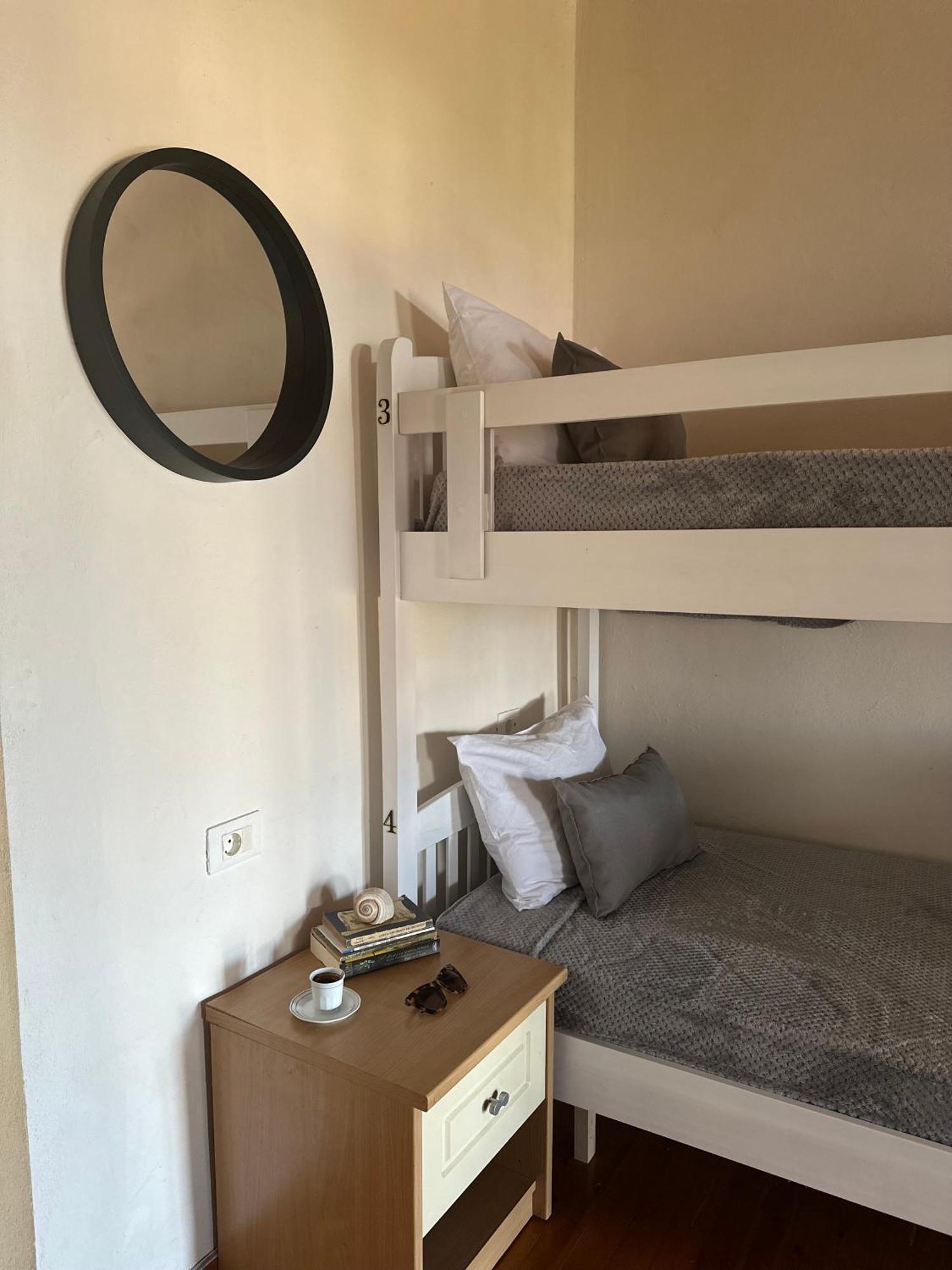 Hostel On The Hill - By Filikuri Beach Himare Bagian luar foto