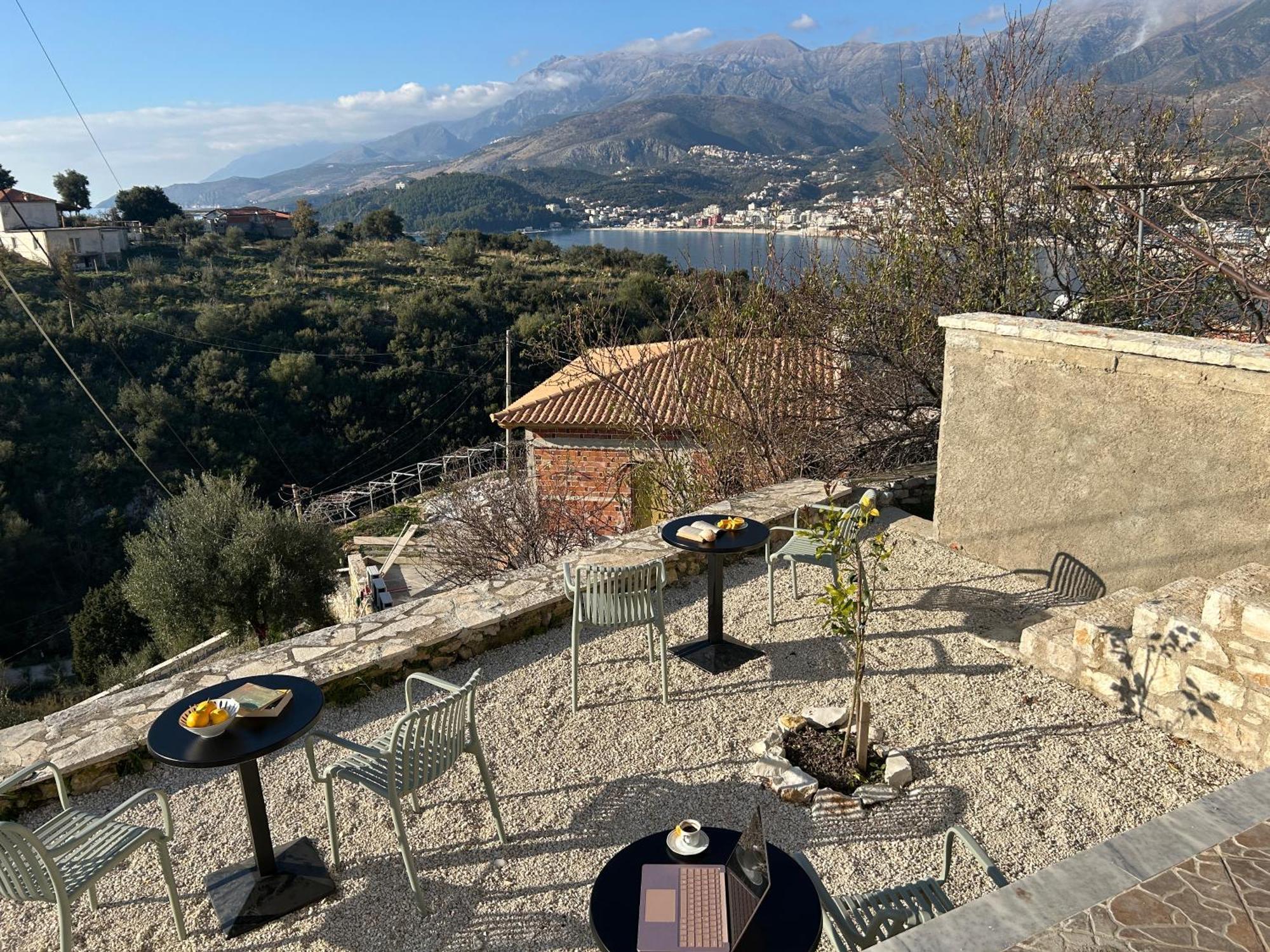 Hostel On The Hill - By Filikuri Beach Himare Bagian luar foto